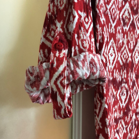 ⭐️ 4 for $20 ⭐️ Fun2Fun Ritten Henley Top - Picture 2 of 10